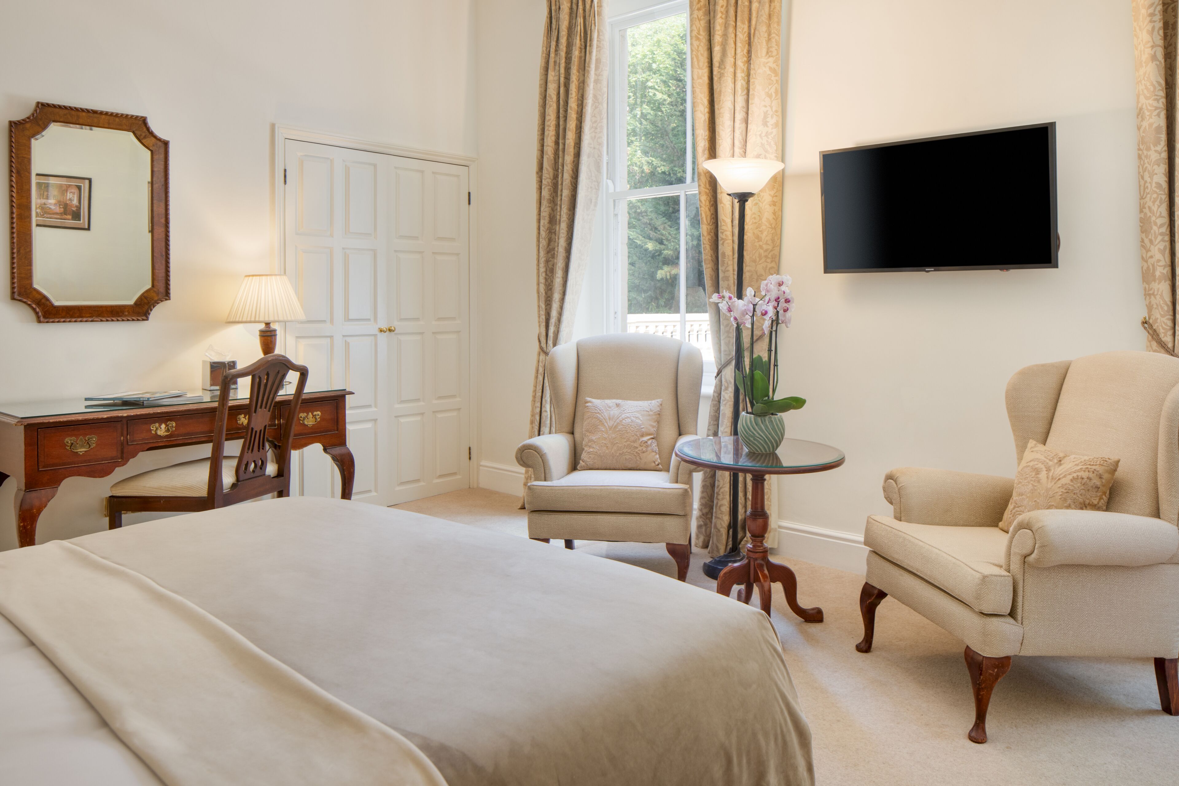 executive double room | egyptian cotton sheets, premium bedding, memory-foam beds, in-room safe