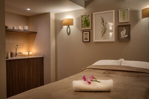 Couples treatment room(s), sauna, body treatments, aromatherapy