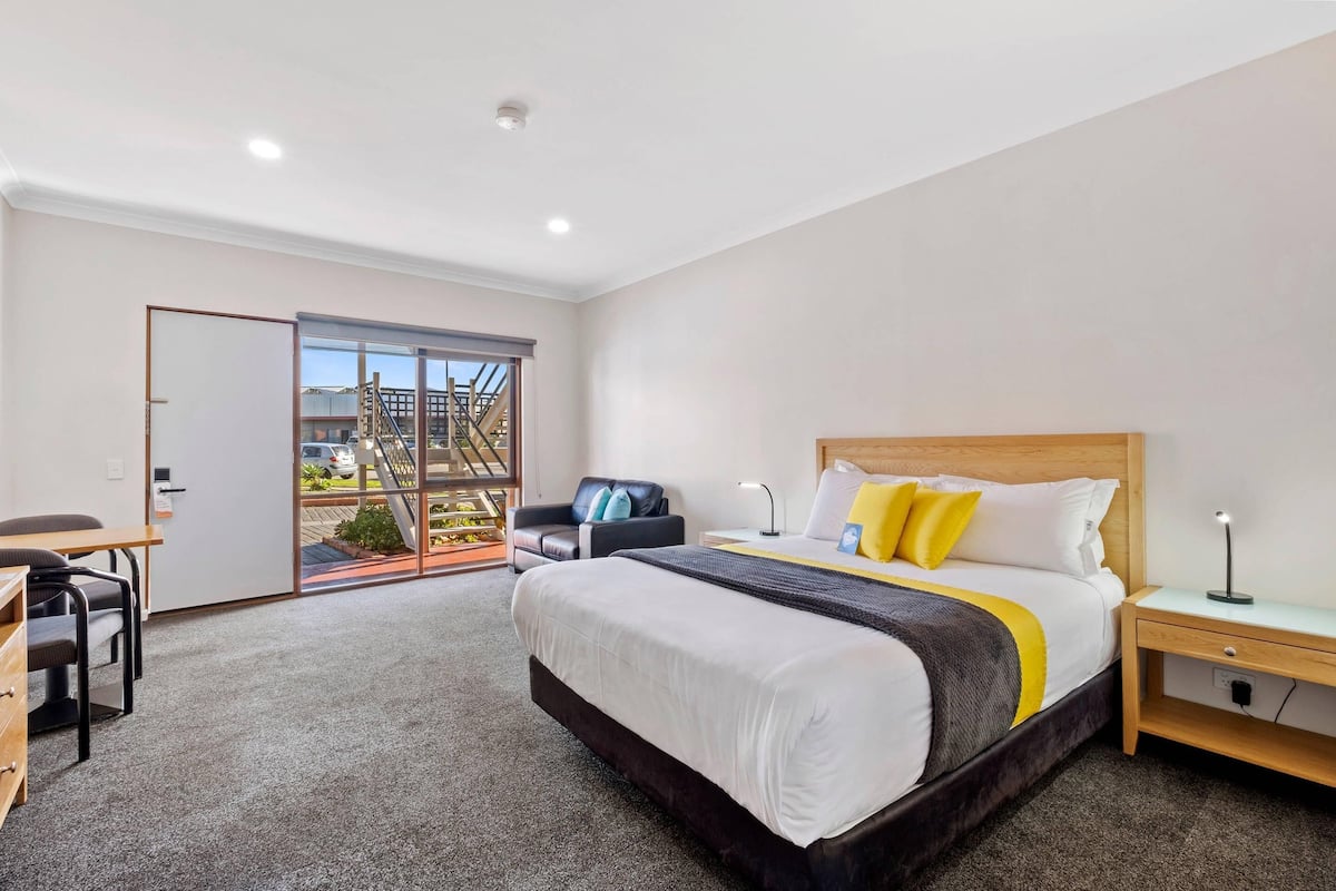 Room (Spa Room) | Premium bedding, pillowtop beds, minibar, blackout drapes