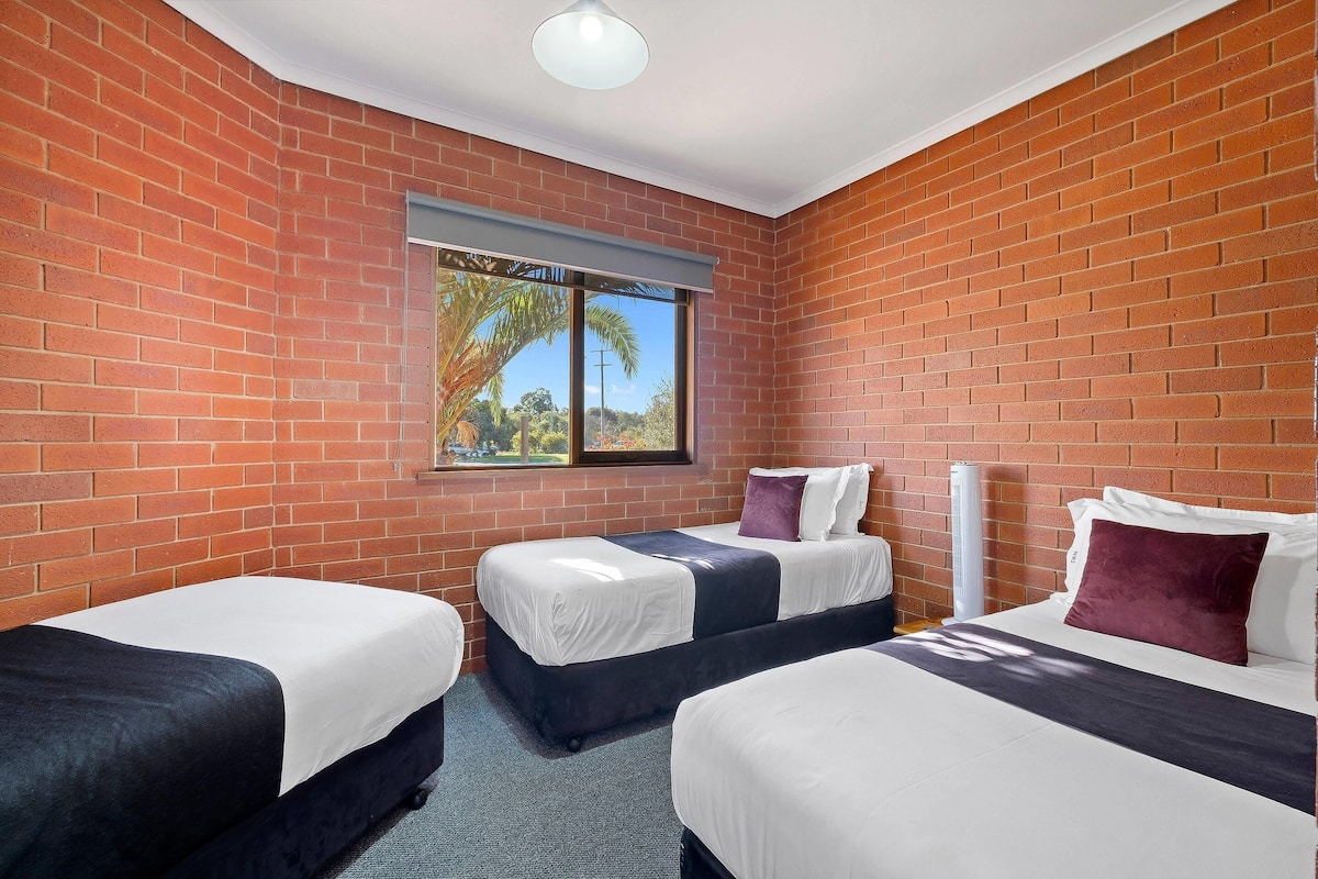 Family Room | Premium bedding, pillowtop beds, minibar, blackout drapes