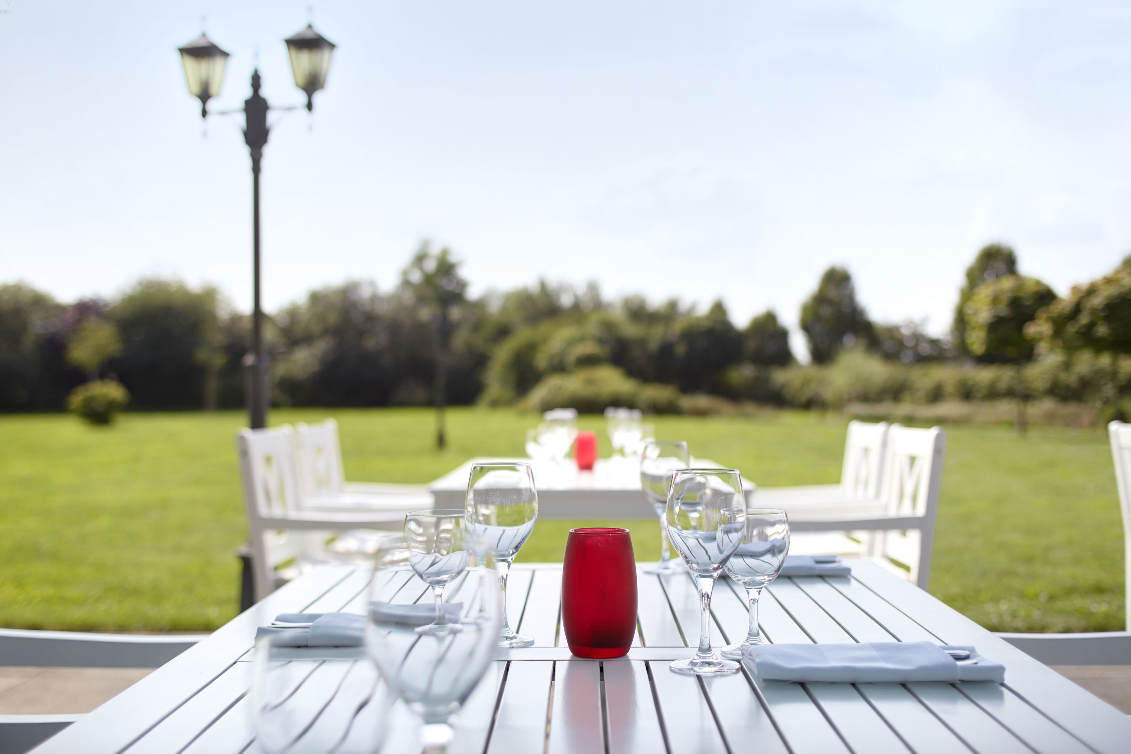 تناول الطعام بالخارج