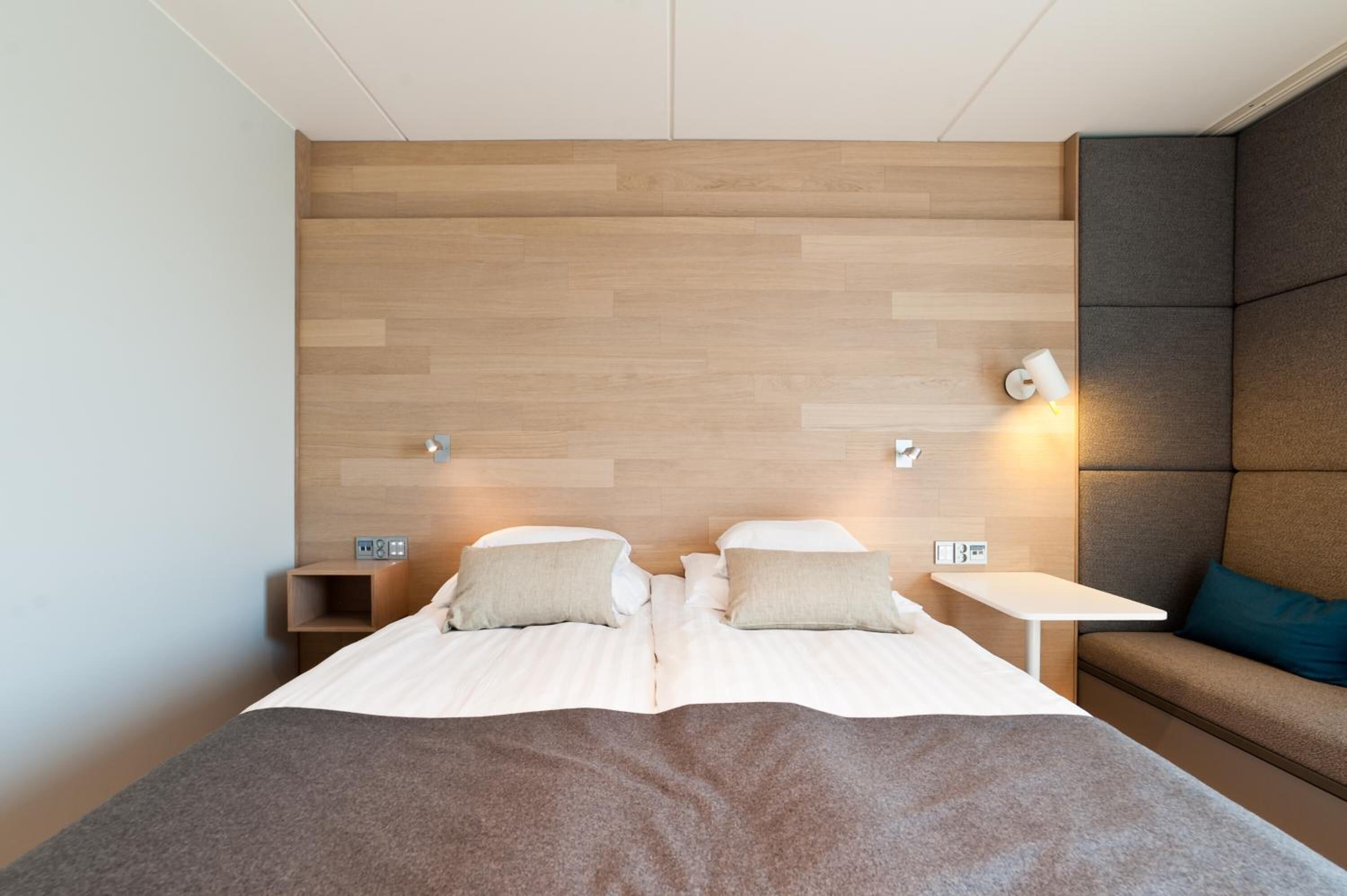 Internet, alarm clocks