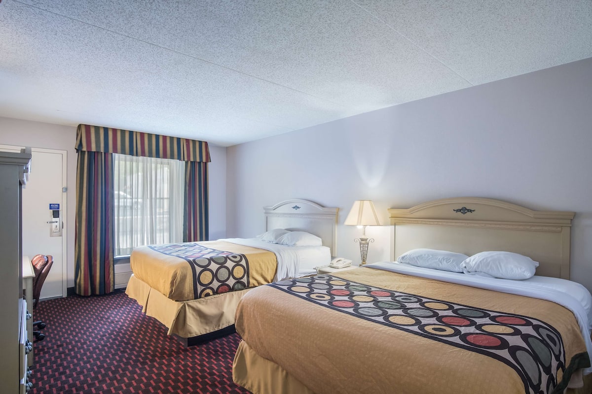 Desk, free WiFi, bed sheets