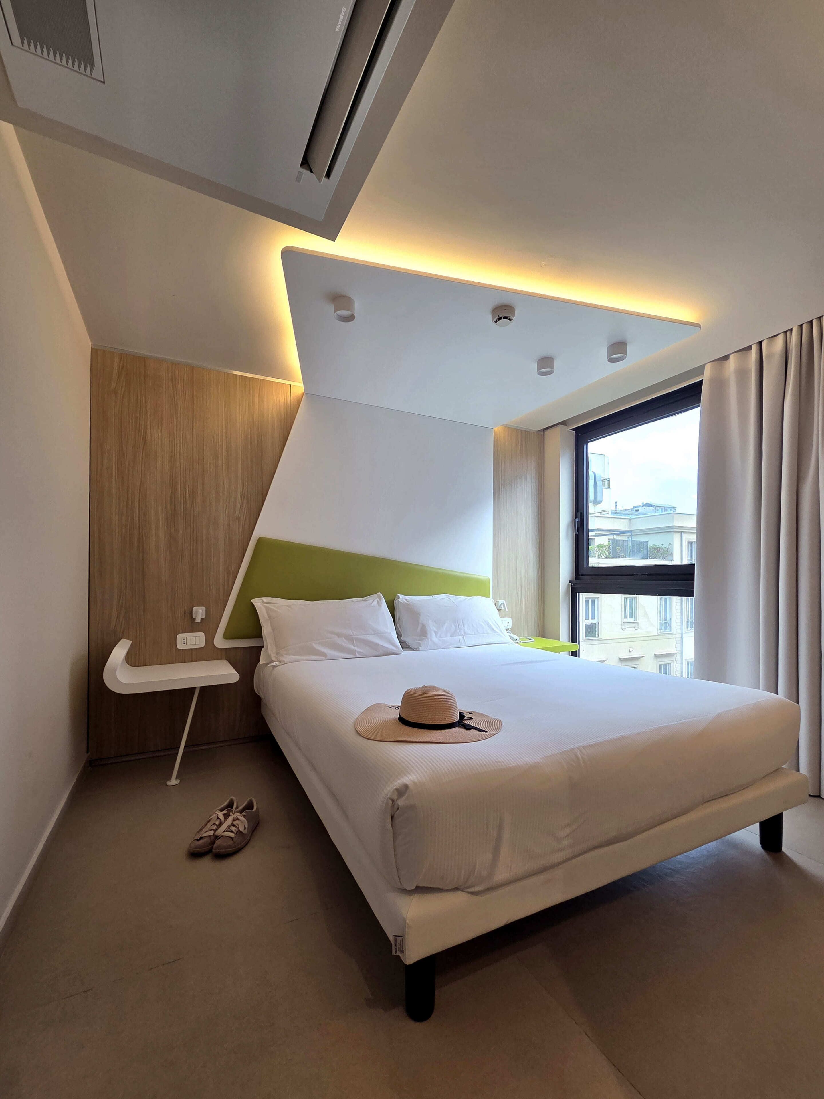 Junior-Suite, Stadtblick | Minibar, Zimmersafe, Verdunkelungsvorhänge, schallisolierte Zimmer