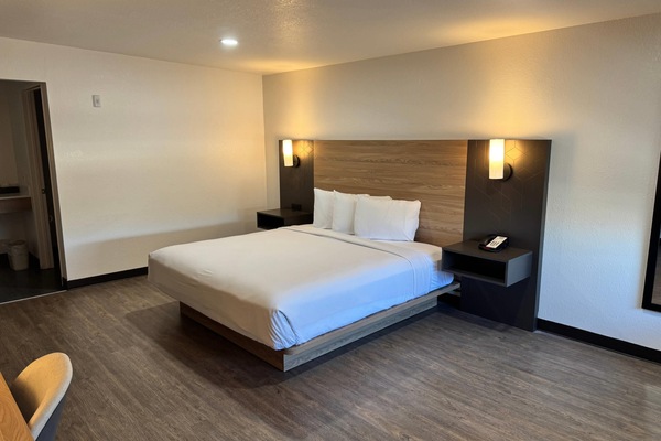 Standard Room, 1 Queen Bed, Non Smoking | Free WiFi, bed sheets