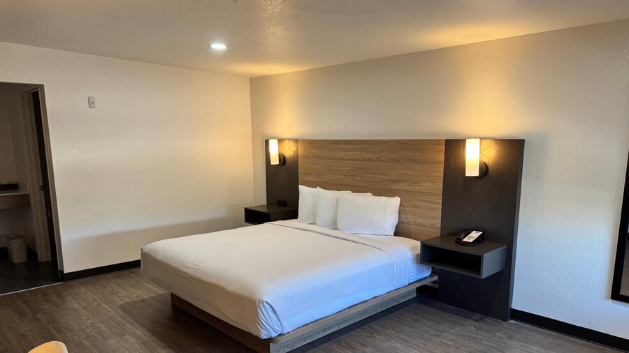 Rodeway Inn & Suites Thousand Palms - Rancho Mirage