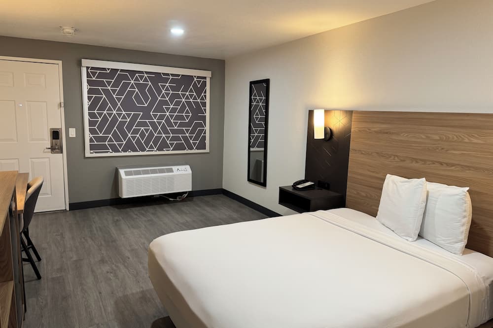 Rodeway Inn & Suites Rancho Mirage - Palm Desert Area