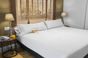 Kahden hengen comfort-huone | Työpöytä, pimennysverhot, äänieristys, ilmaiset vauvansängyt