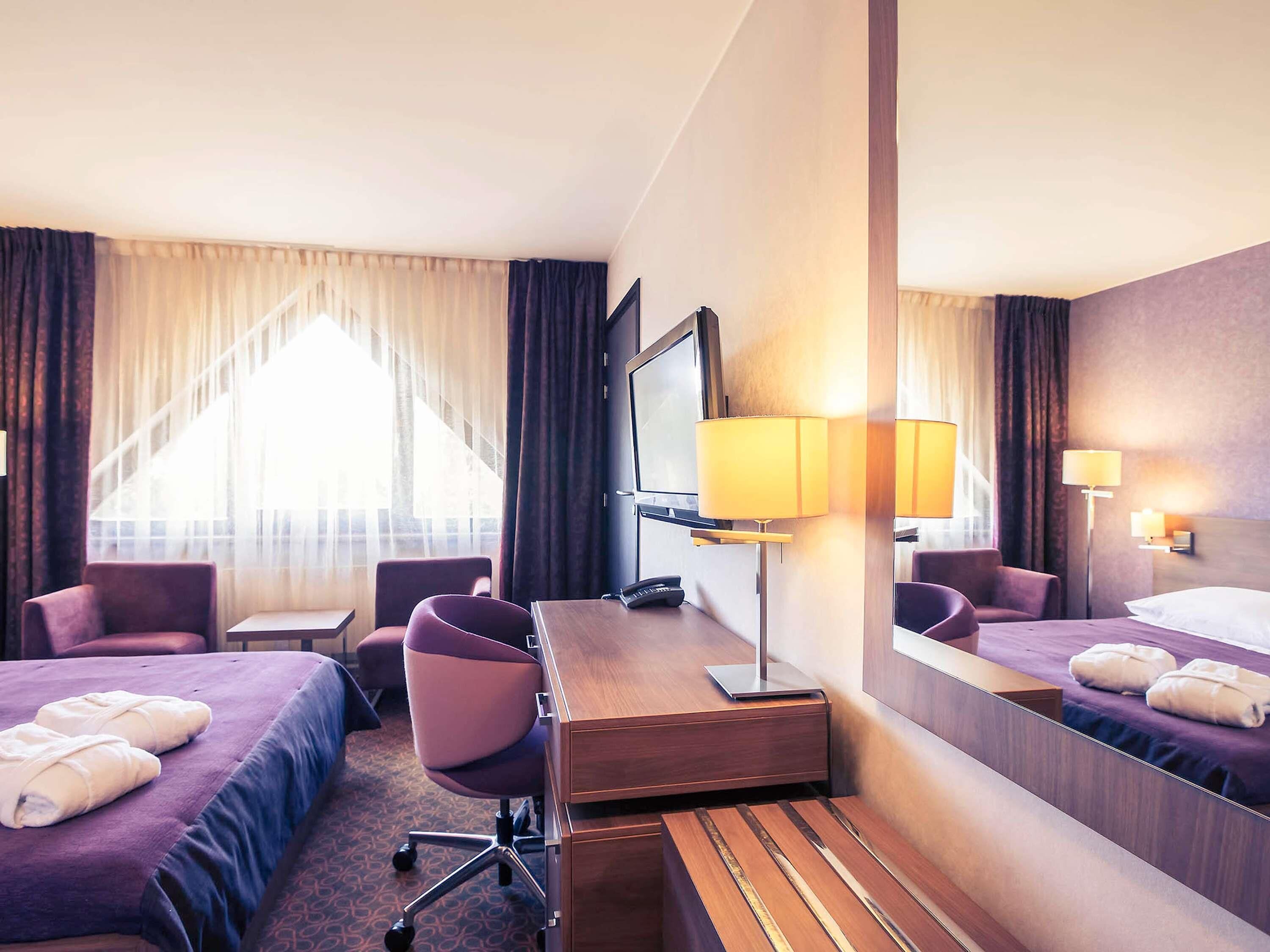Standard Room, 1 Double Bed | Hypo-allergenic bedding, desk, laptop workspace, blackout drapes