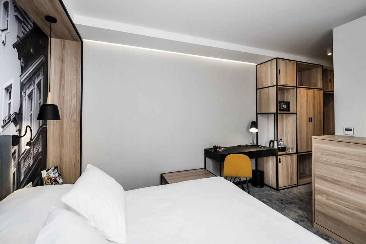 Superior Room, 1 Twin Bed | Hypo-allergenic bedding, desk, laptop workspace, blackout drapes