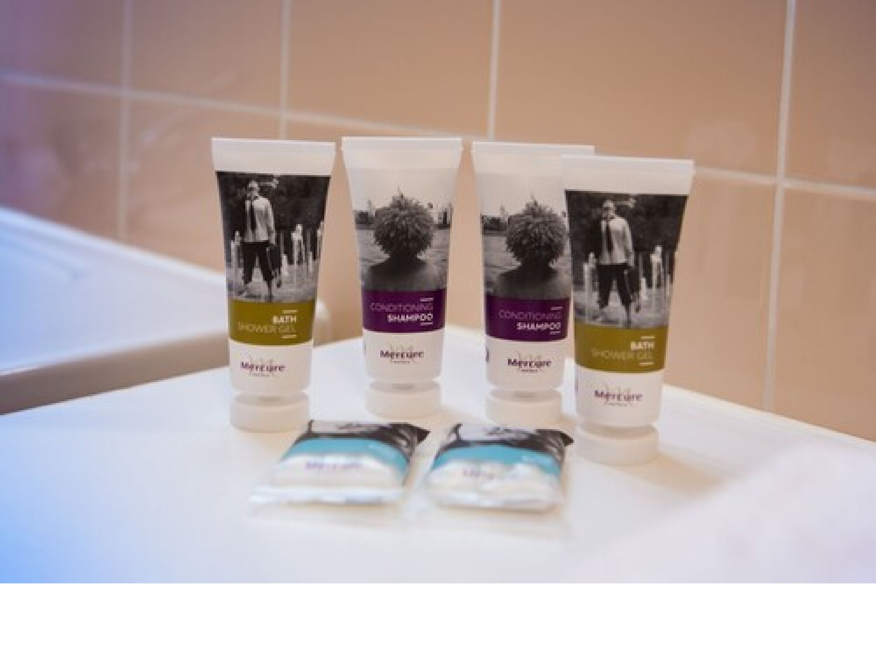 standard room, 1 single bed | bathroom | shower, eco-friendly toiletries, hair dryer, towels