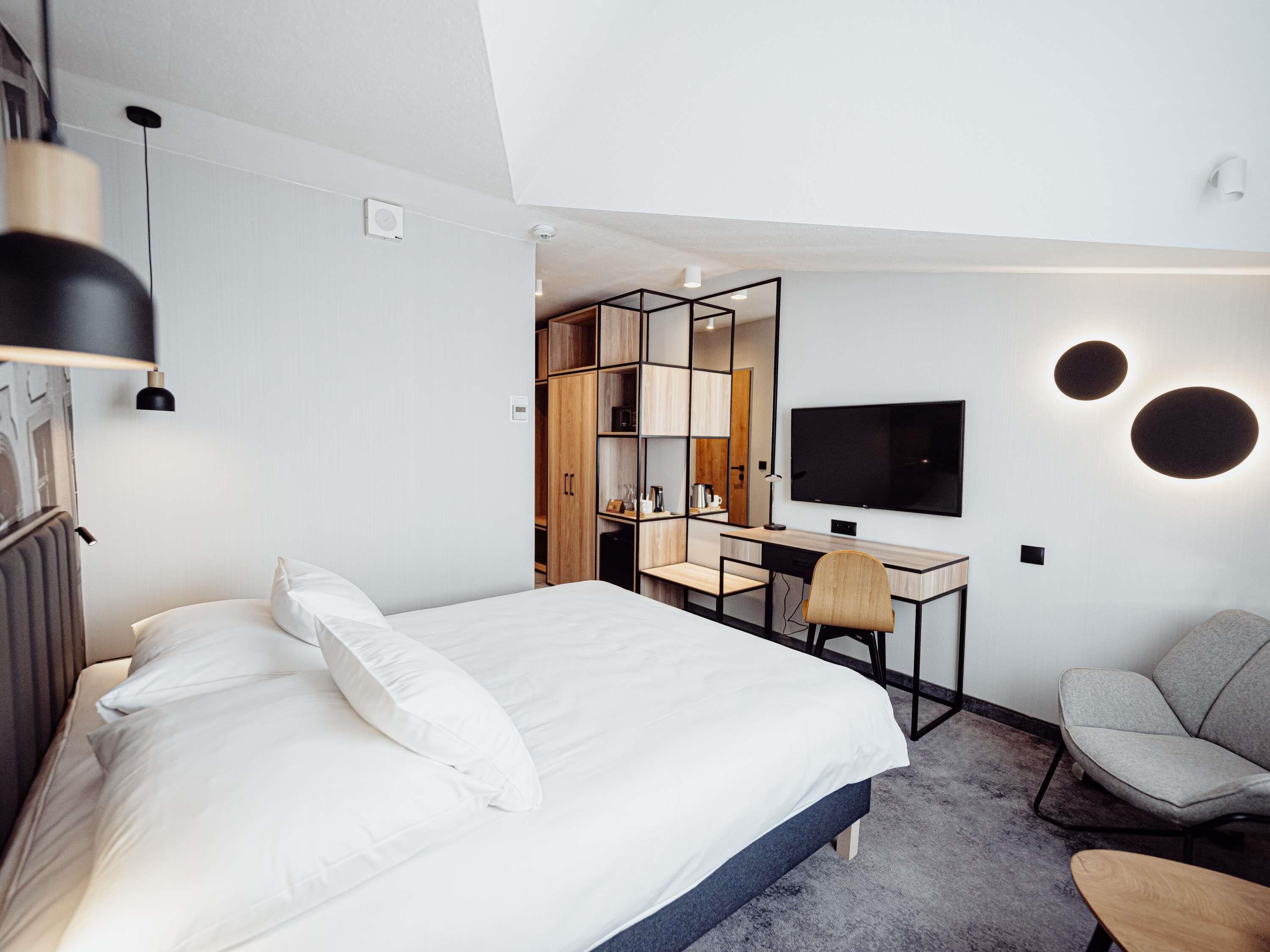 高级房, 1 张双人床 | 防过敏的被褥、办公桌、笔记本电脑工作区、遮光窗帘