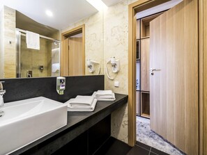 Superior Room, 1 Twin Bed | Hypo-allergenic bedding, desk, laptop workspace, blackout drapes