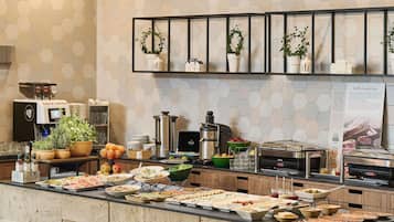 Petit déjeuner buffet servi tous les jours en supplément