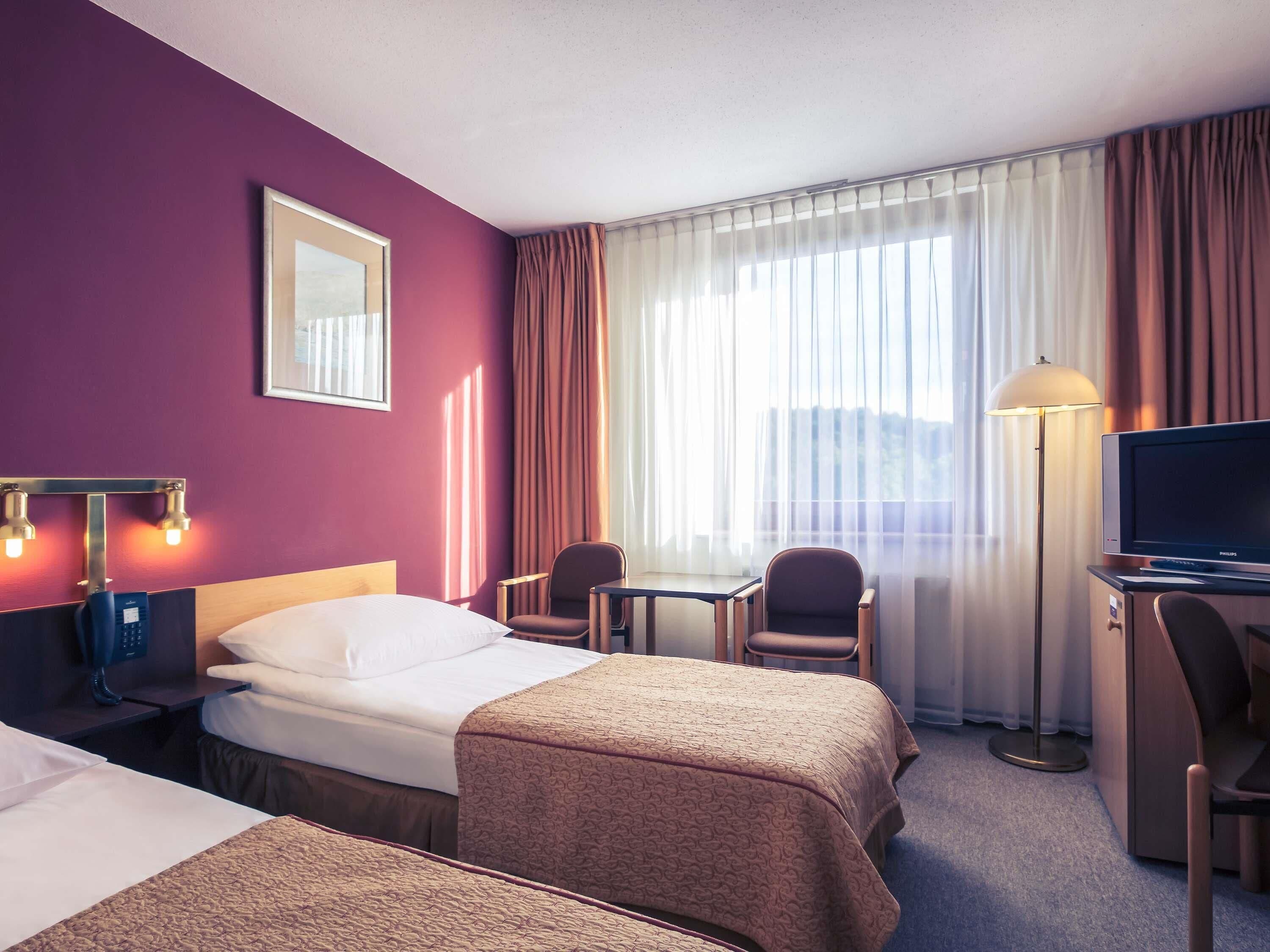 Standard Room, 2 Twin Beds | Hypo-allergenic bedding, desk, laptop workspace, blackout drapes