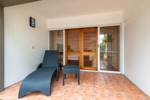 Pool View Studio | Terrace/patio