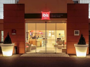 Exterior - Ibis Clermont Ferrand A71 A75 La Meridienne (Clermont-Ferrand)