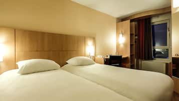 Standard Double Room, 1 Double Bed | Desk, iron/ironing board, free WiFi, bed sheets