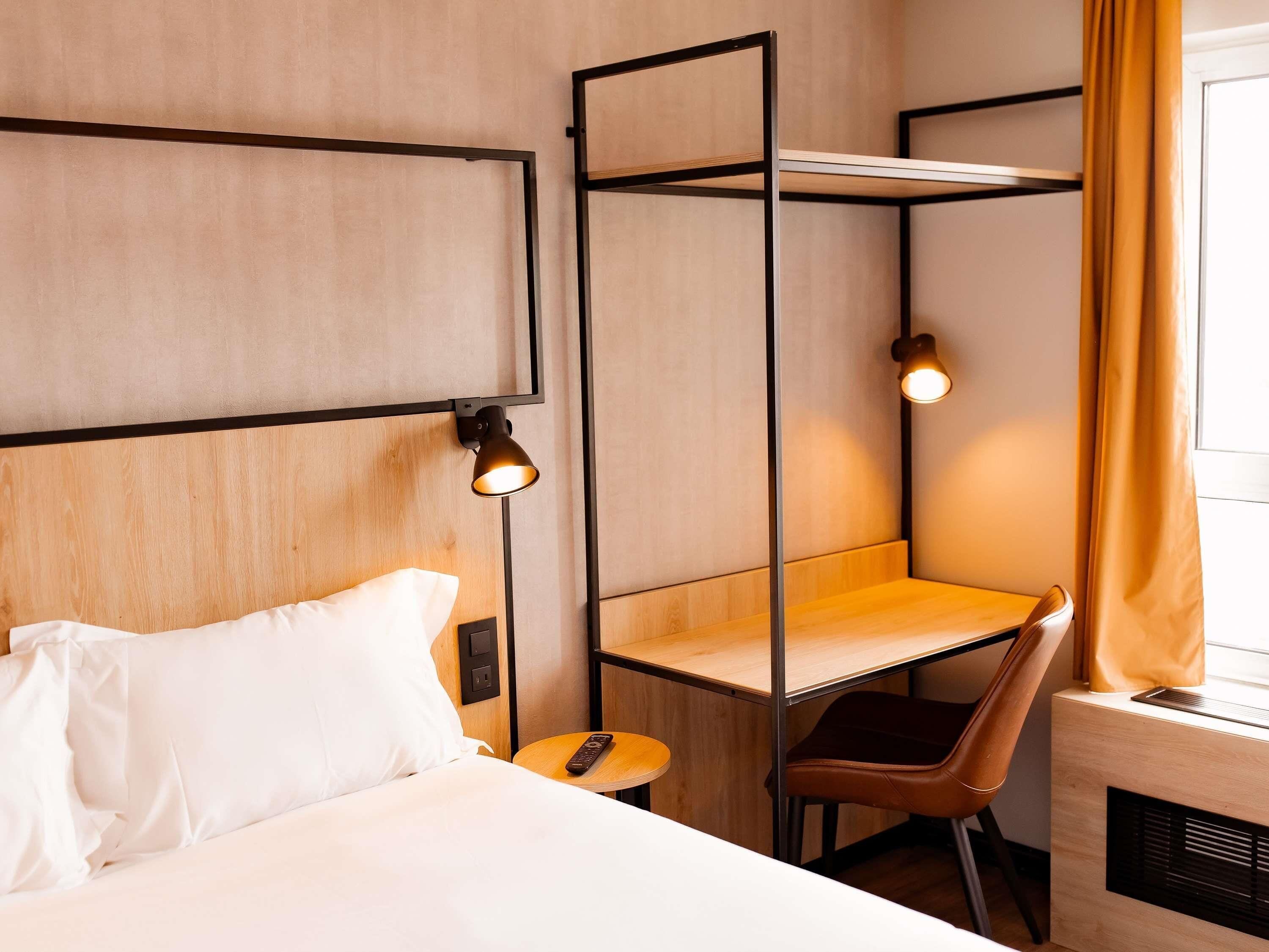 Phòng, 1 giường đôi, phù hợp cho người khuyết tật | Bàn, bàn ủi/dụng cụ ủi quần áo, truy cập Internet không dây miễn phí 