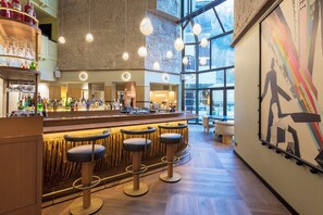 Bar (on property) - Hôtel Les Aiglons Chamonix (Chamonix-Mont-Blanc)