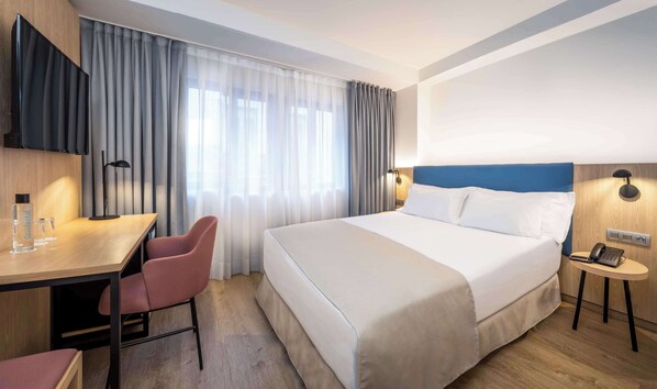 Minibar, in-room safe, individually decorated, individually furnished