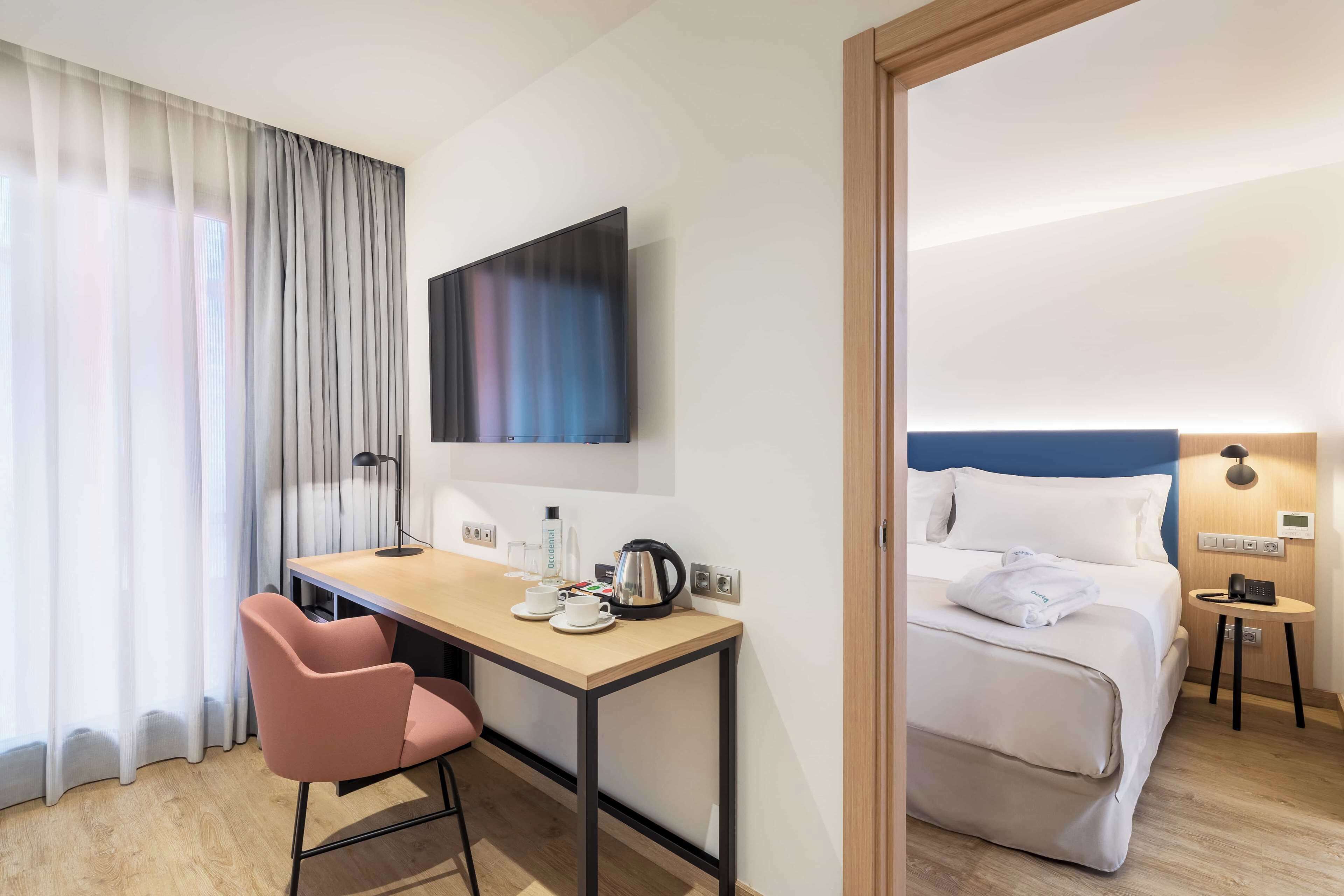 minibar, in-room safe, individually decorated, individually furnished