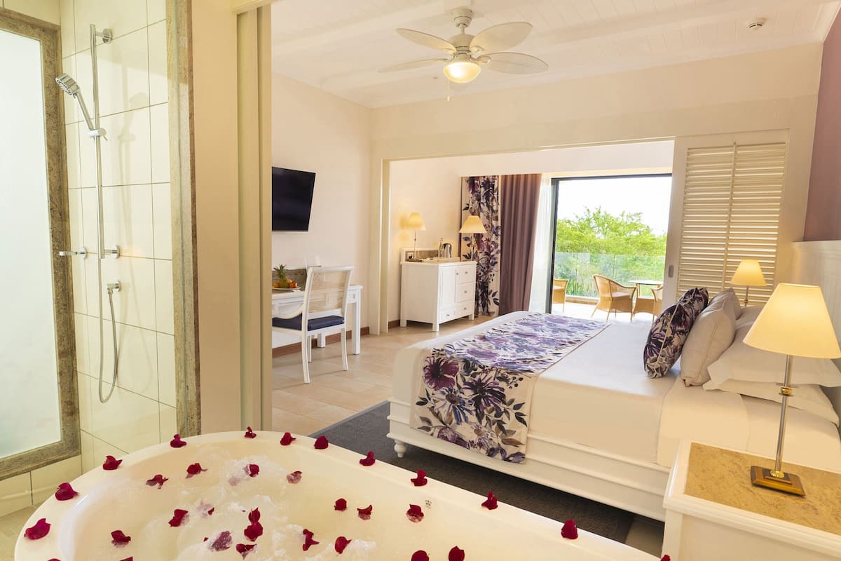 Chambre Double Familiale, côté jardin (Grand Deluxe) | Literie hypoallergénique, minibar, coffres-forts dans les chambres