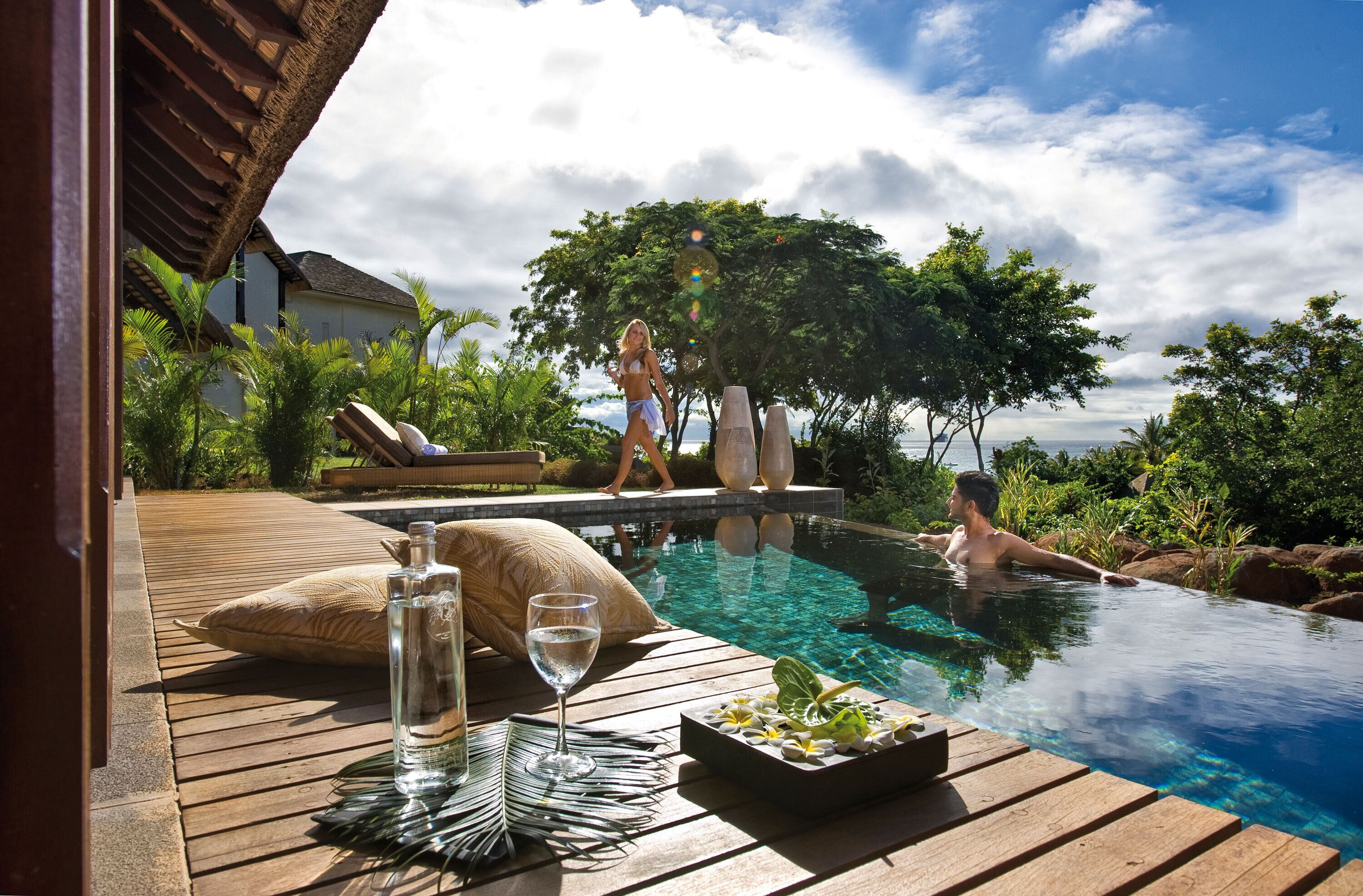 Family Pool Suite | Hypo-allergenic bedding, minibar, in-room safe, individually furnished