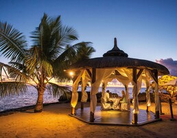 6 restaurants, breakfast, lunch, dinner served; international cuisine