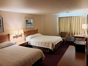 Rom – deluxe, 2 queensize-senger | Skrivebord, strykejern/-brett og ekstrasenger (mot et tillegg)