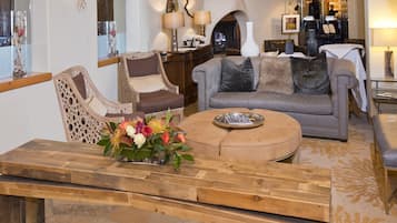 ๋ก๋น ์ข์ ๊ณต๊ฐ