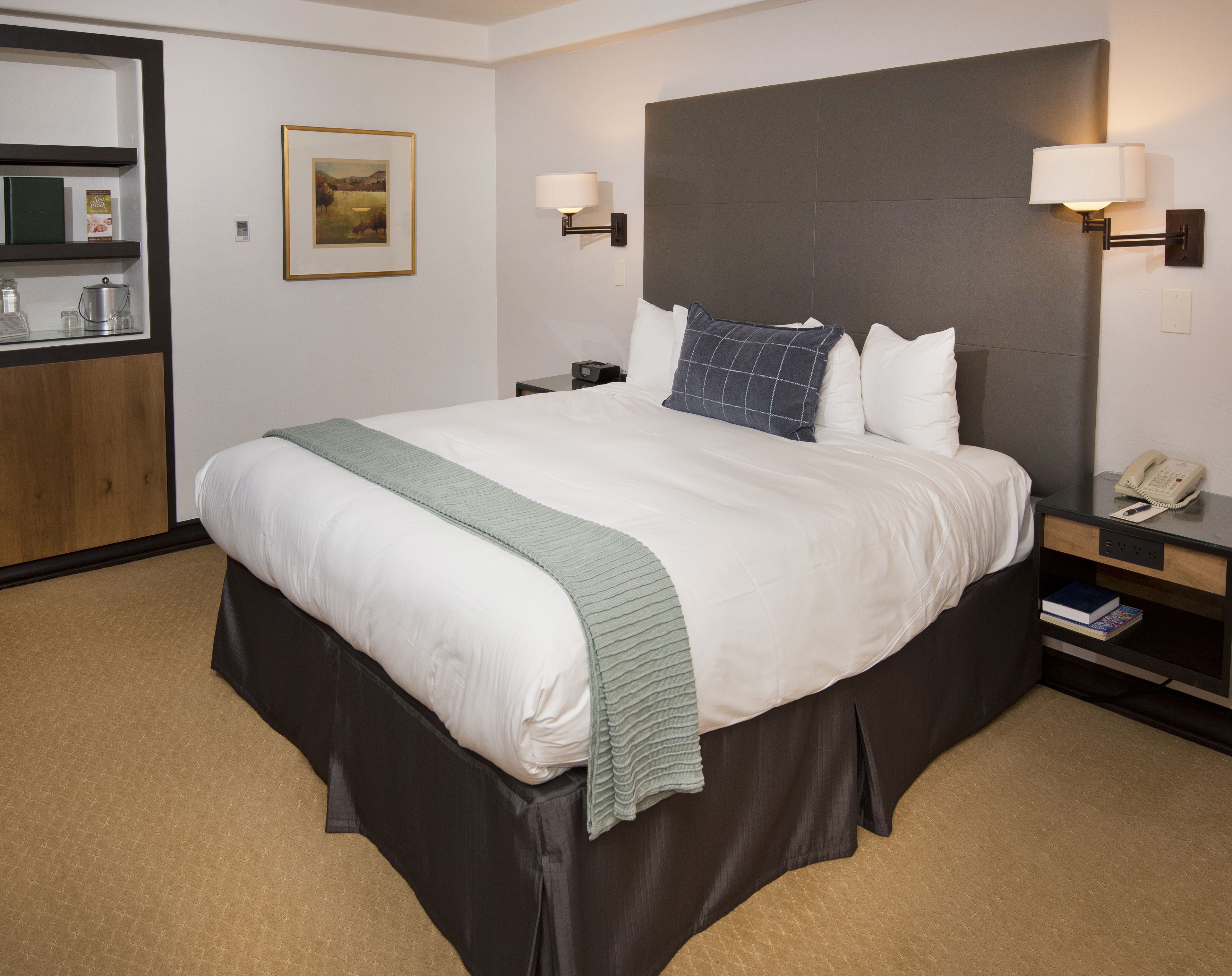 Deluxe Room, 1 King Bed | Frette Italian sheets, premium bedding, down comforters, pillowtop beds