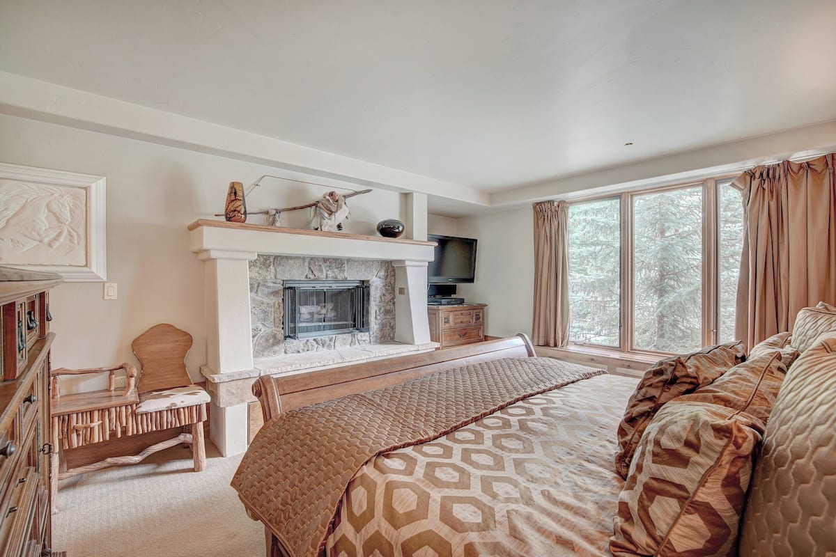 Room, 3 Bedrooms | Frette Italian sheets, premium bedding, down comforters, pillowtop beds