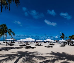 Tara Suite Oceanfront, 1 King Bed, Non Smoking | Strand-/Meerblick