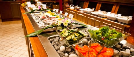 Free daily buffet breakfast