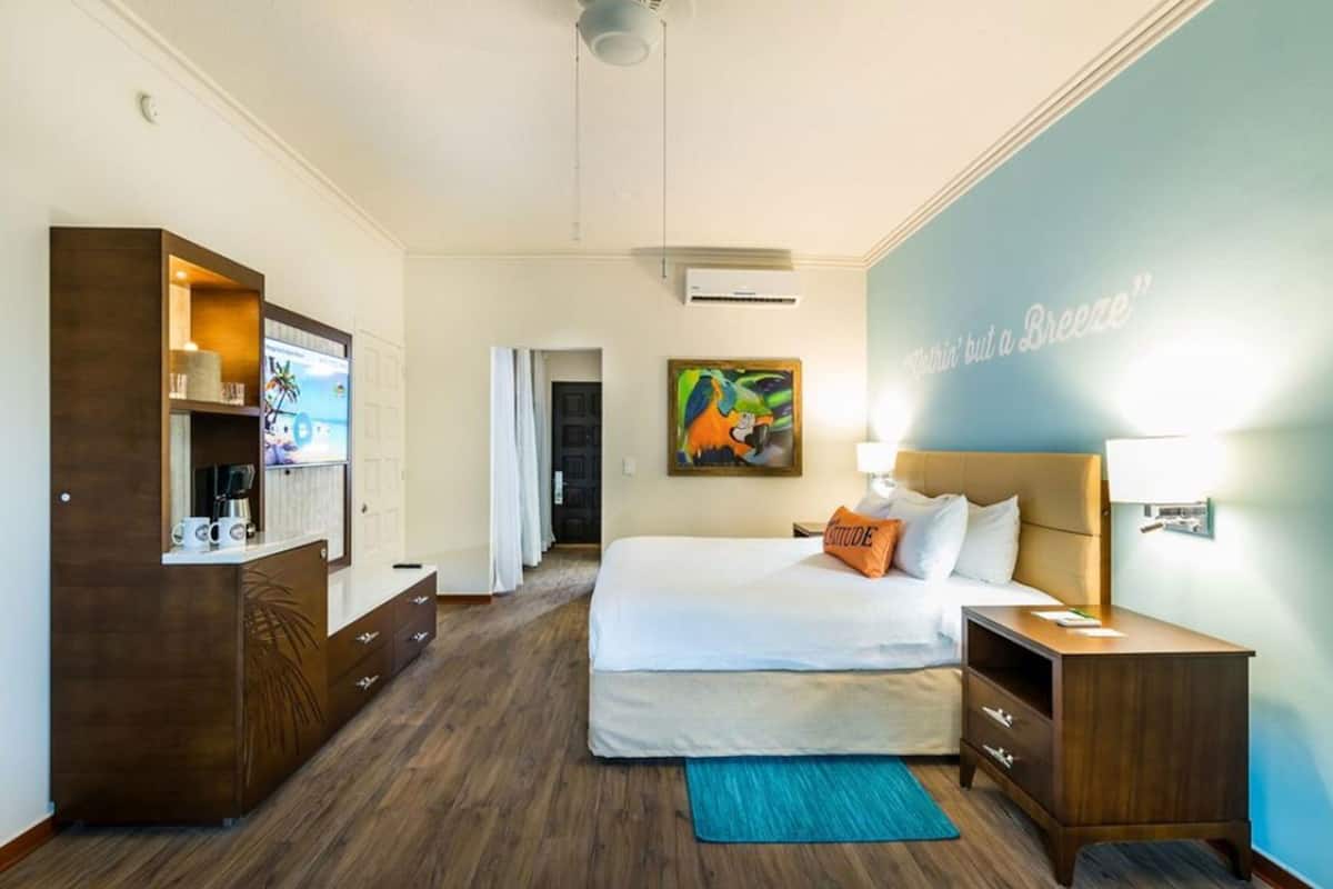 Premium bedding, in-room safe, blackout drapes, iron/ironing board