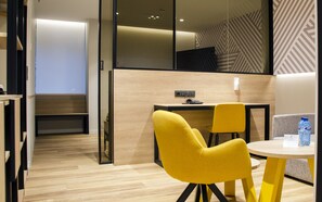 Room - (Andorra la Vella)