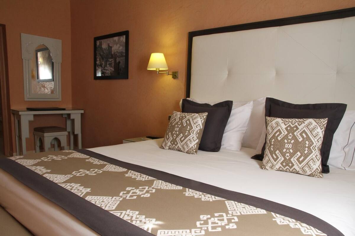 Phòng Suite (Prestige) | Bộ đồ giường kháng dị ứng, minibar, két bảo mật tại phòng, bàn 