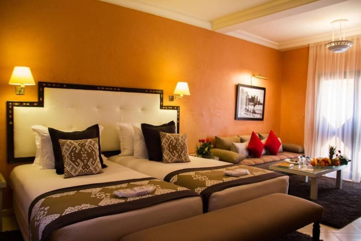 Bộ đồ giường kháng dị ứng, minibar, két bảo mật tại phòng, bàn 