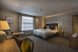 Superior tweepersoonskamer | 1 slaapkamer, een bureau, verduisterende gordijnen