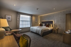 Superior Double Room | 1 bedroom, desk, blackout drapes, iron/ironing board