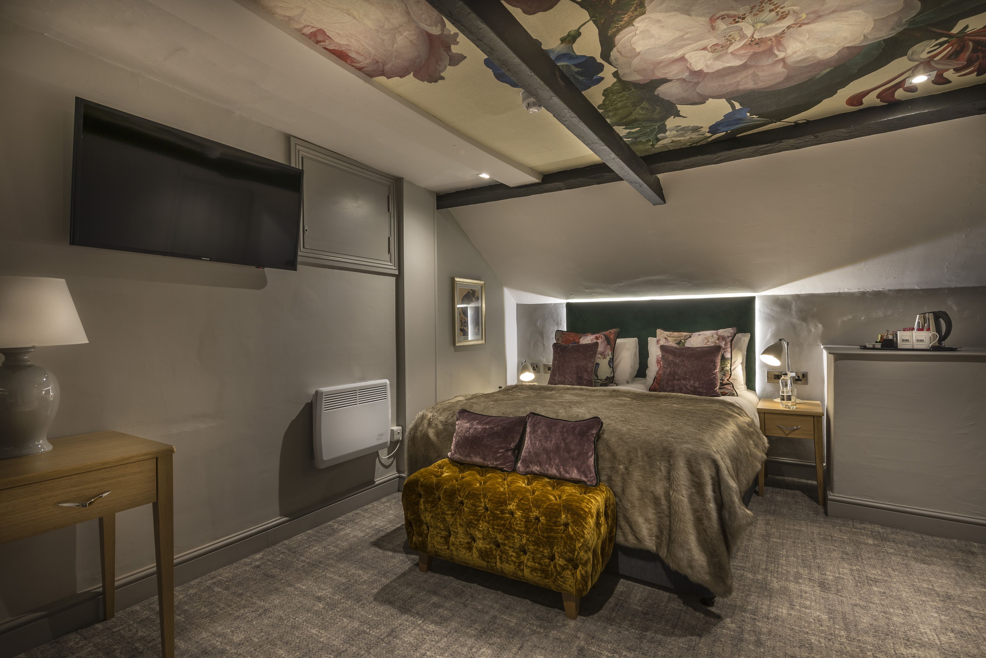 deluxe double room | 1 bedroom, desk, blackout curtains, iron/ironing board