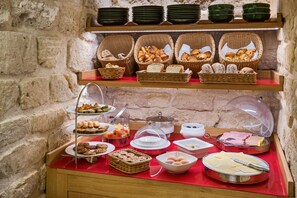 Daily buffet breakfast (EUR 17 per person)