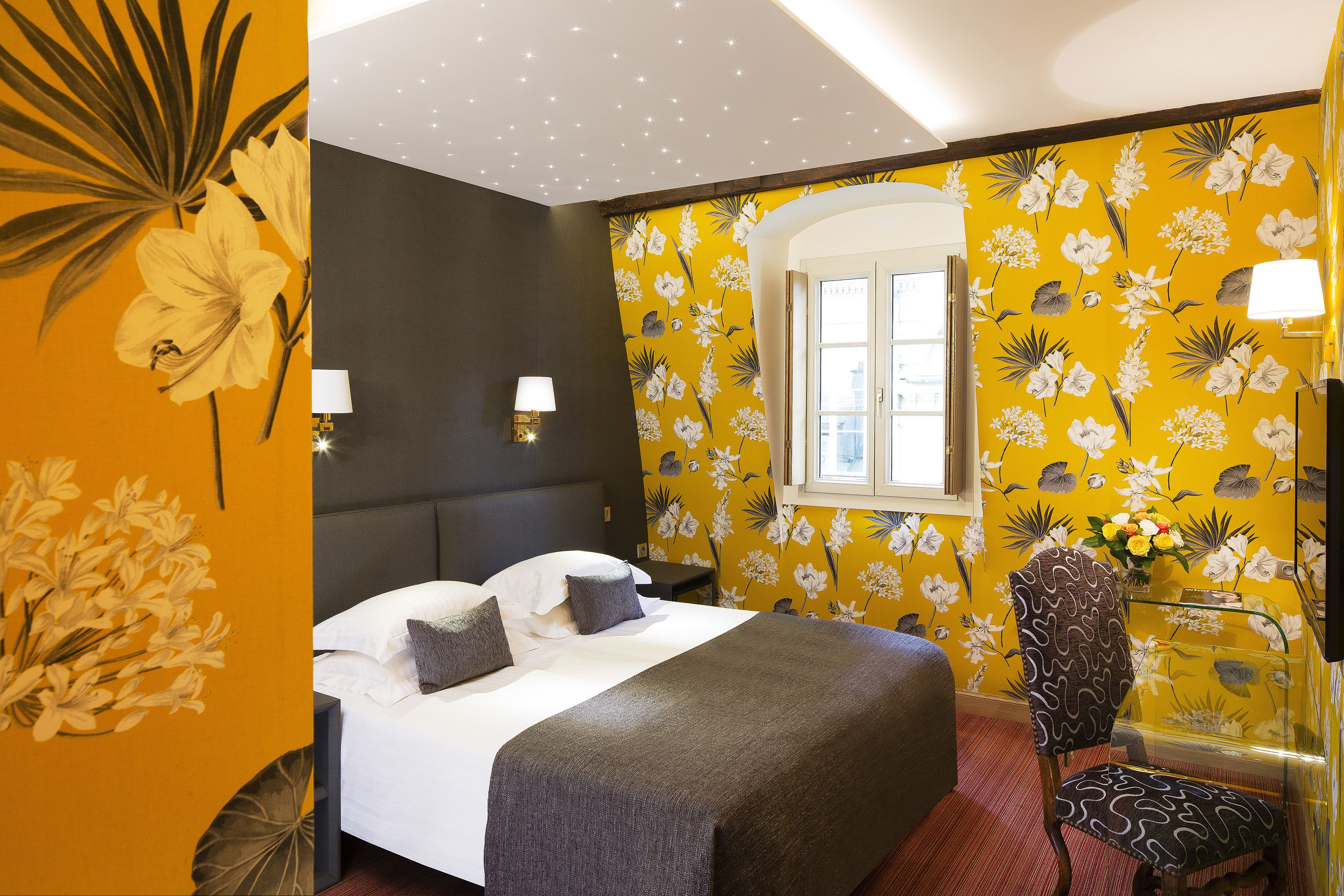 superior double room | 1 bedroom, pillow-top beds, minibar, in-room safe