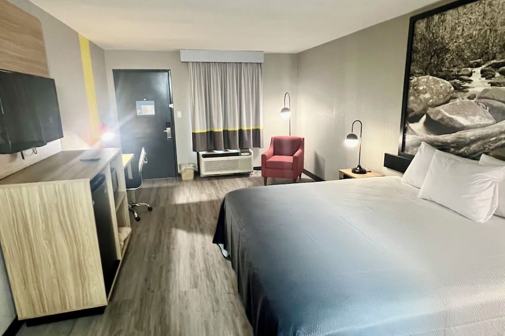 Super 8 by Wyndham Manchester TN