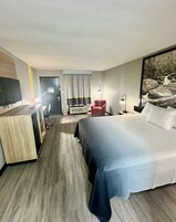 Tabla de planchar con plancha, wifi gratis, ropa de cama y despertador