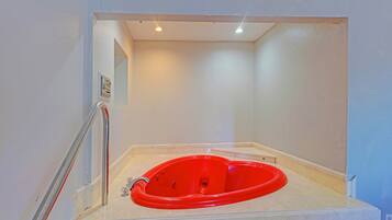 Phòng Suite, 1 giường cỡ king, không hút thuốc | Bàn, bàn ủi/dụng cụ ủi quần áo, nôi (giường cho trẻ sơ sinh) miễn phí