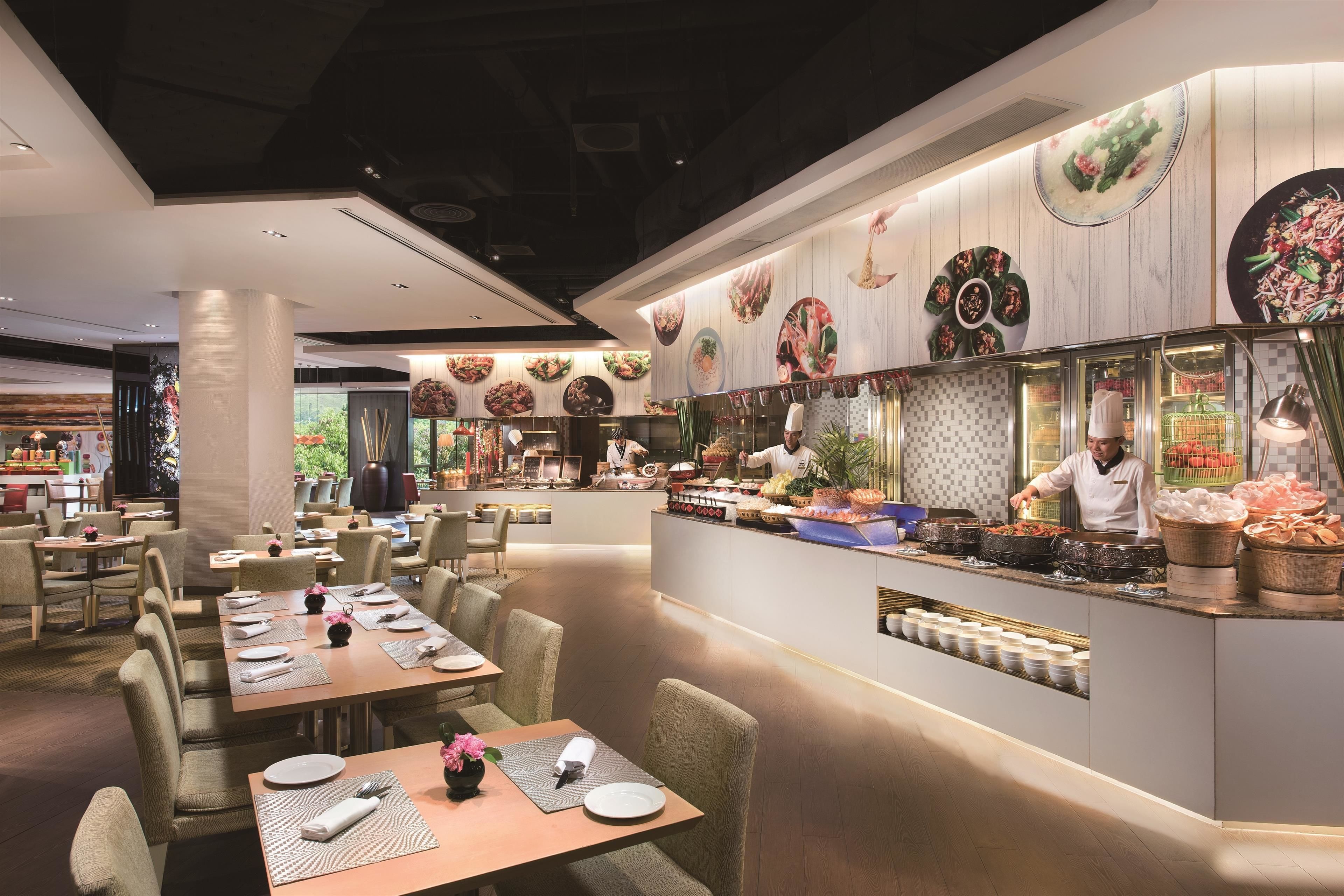 4 restaurants, breakfast served