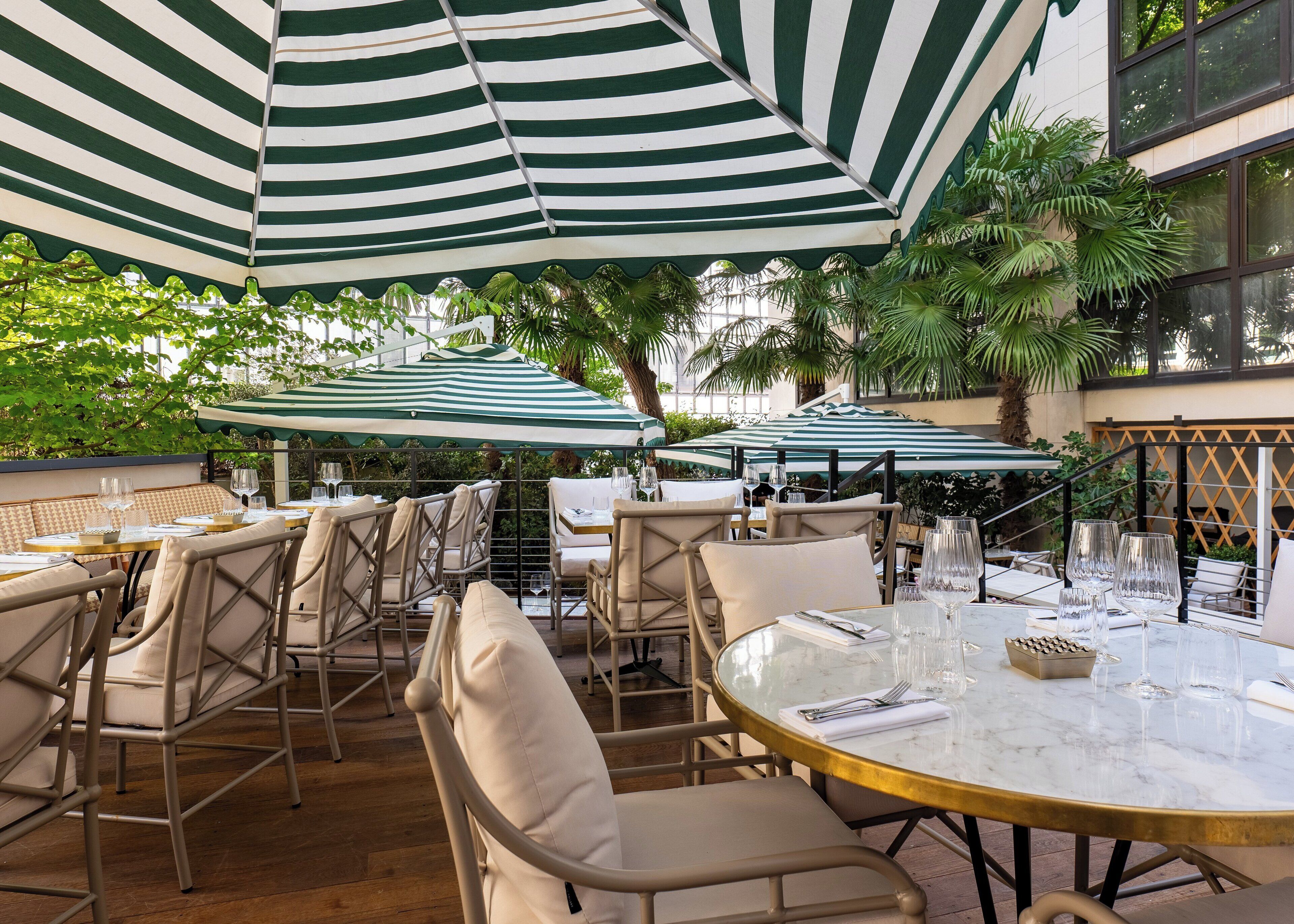 breakfast and dinner served, garden views