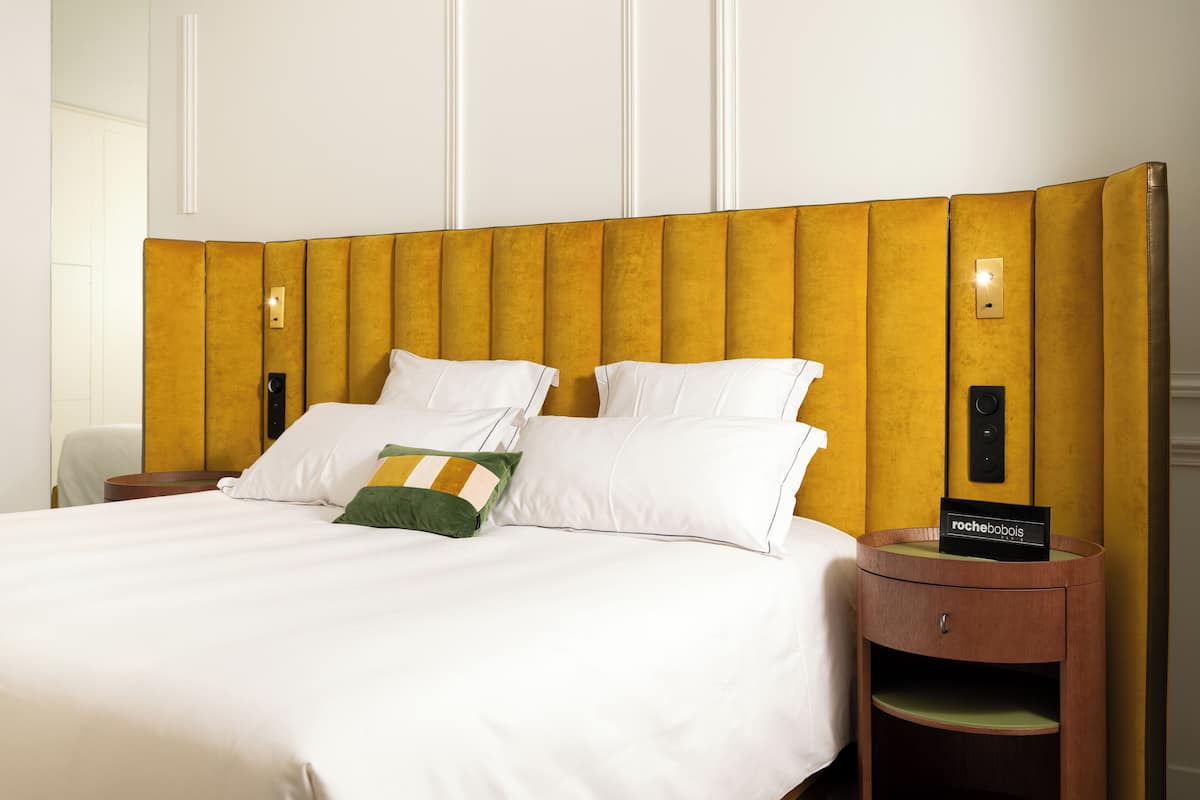 La Suite Odea par Roche Bobois | Sengetøy av topp kvalitet, minibar, safe på rommet og skrivebord